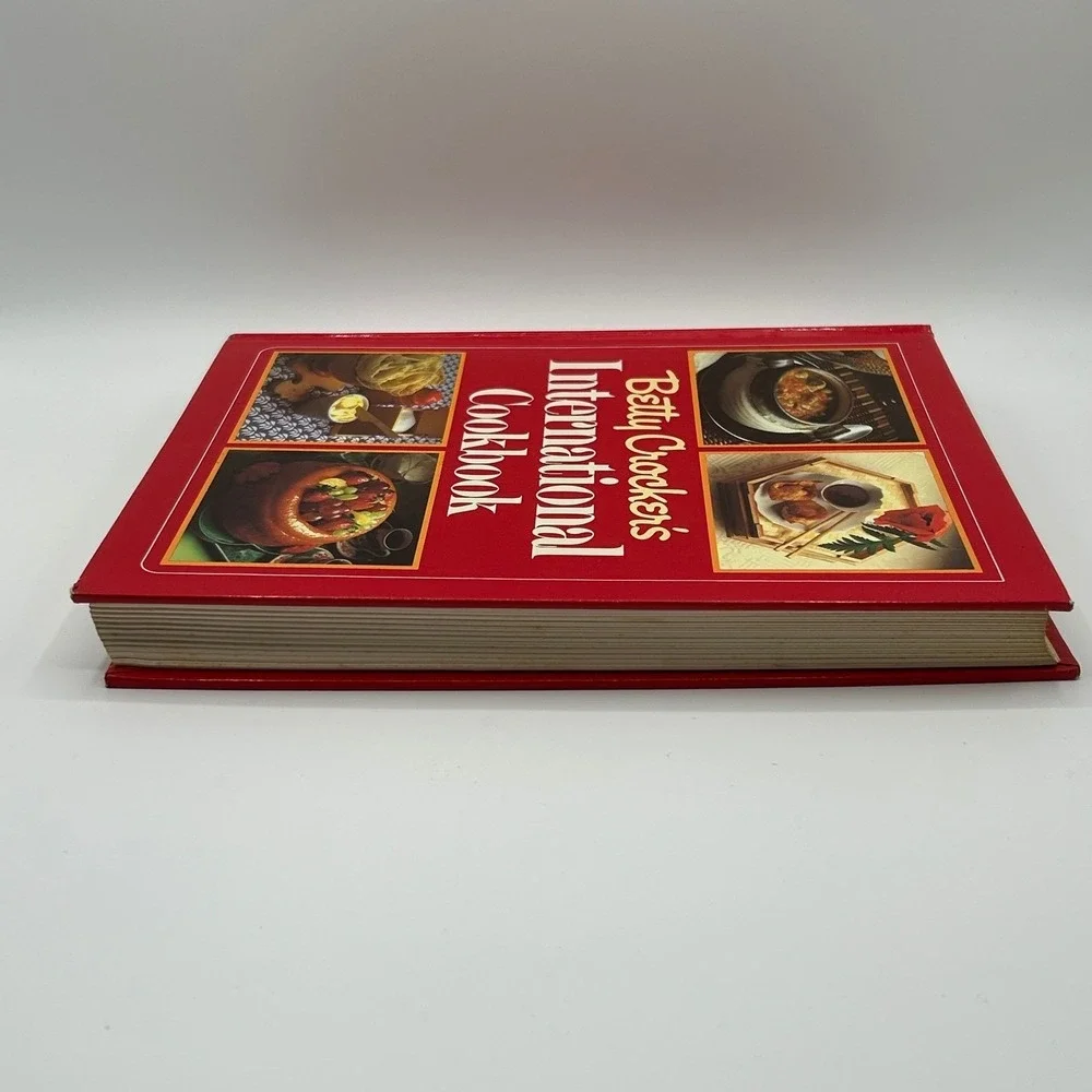 Betty Crockers International Cookbook 1980 Vintage Recipes Hardcover Illustrated